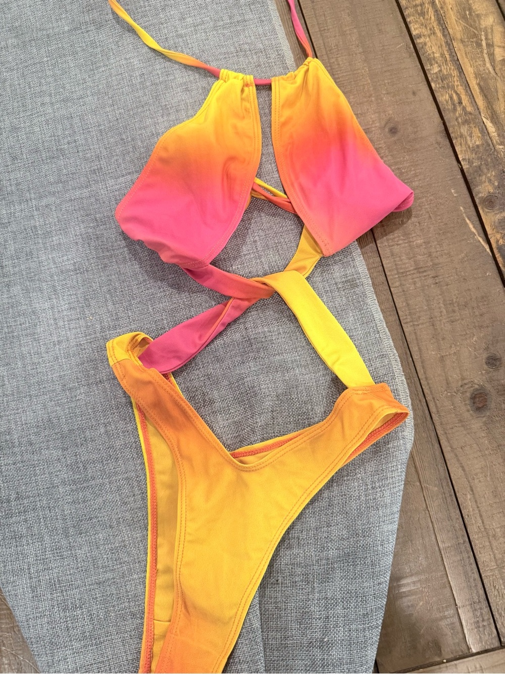 Kylie Jenner one piece swimsuit - Picture 3 of 5